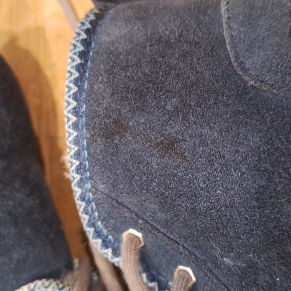 Kids Ugg Boots - Picture 3 of 4